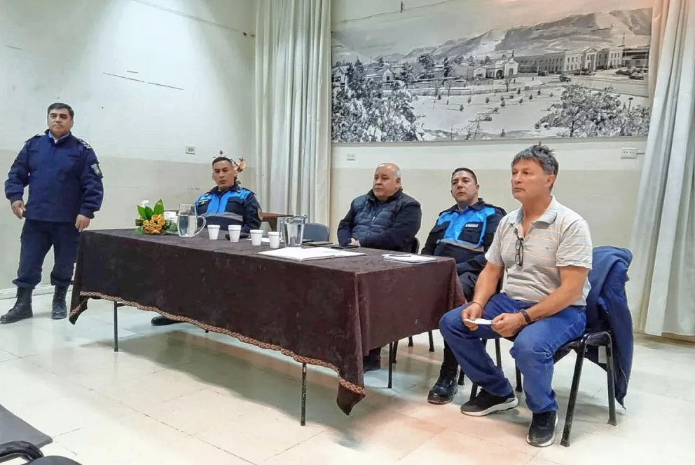 Amplia reunión popular en el barrio General Mosconi por hechos de inseguridad