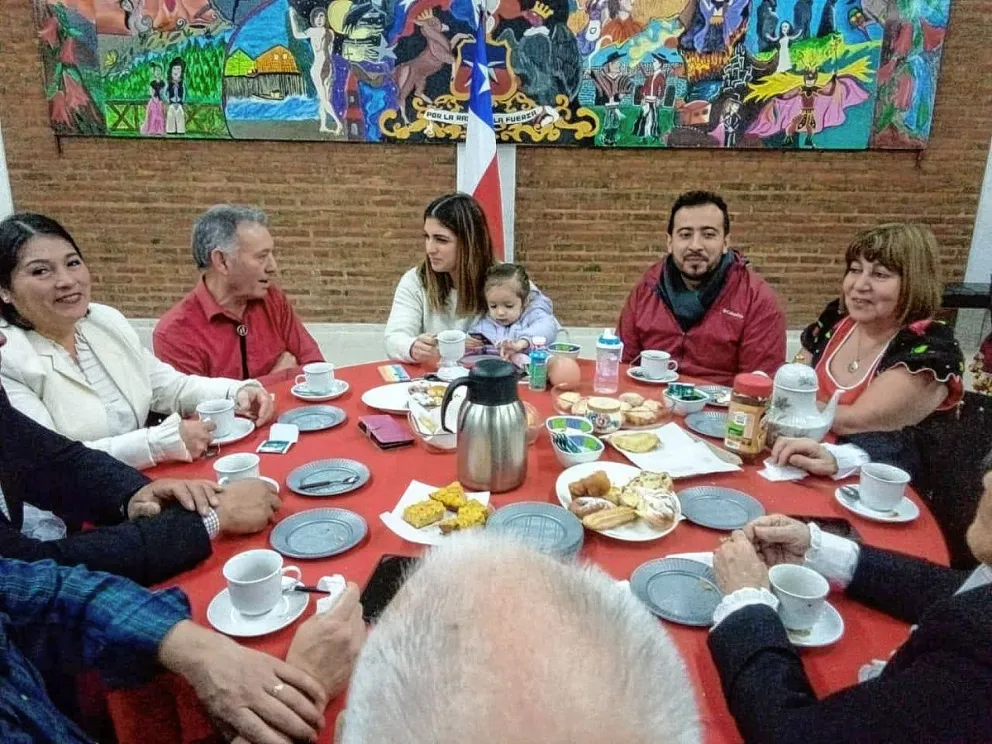 La cónsul de Chile en Comodoro afianza su contacto con residentes locales