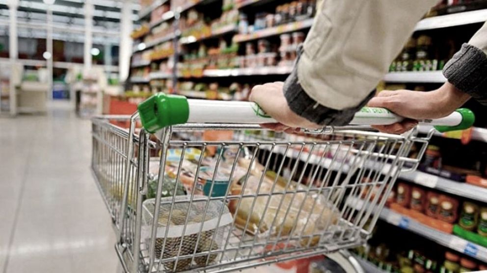 El Gobierno acuerda con supermercados y mayoristas tope de aumento del 5% mensual por próximos 90 días