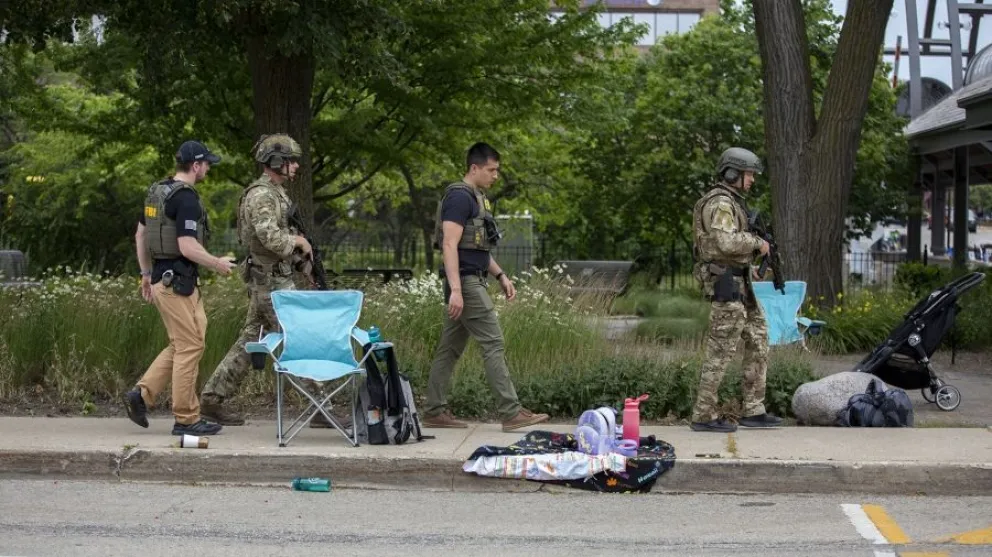 Estados Unidos: seis muertos y 24 heridos por un tiroteo durante un desfile 