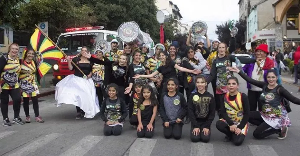 Ya está abierta la inscripción para ser parte de la escuela de samba Elekú