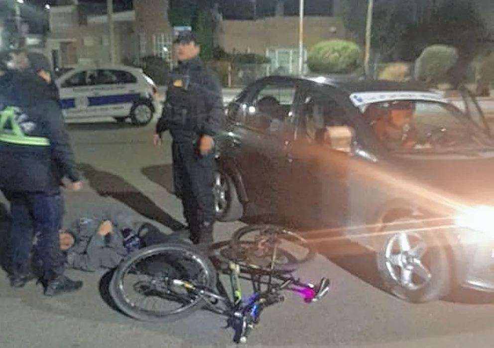 Un ciclista fue atropellado por auto en avenida Portugal
