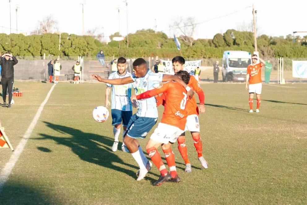 Sol de Mayo visita a Huracán Las Heras buscando cerrar la primera ronda en el podio
