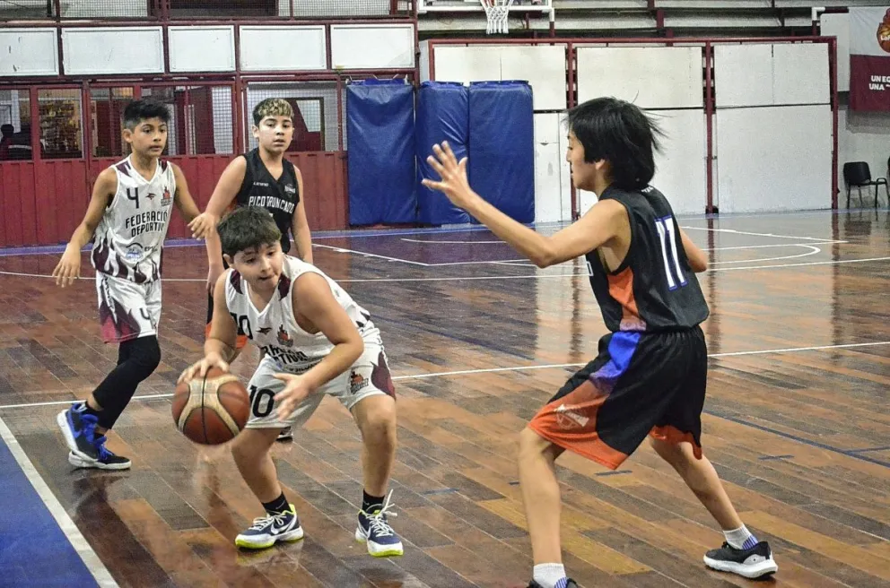 Federación sigue liderando en U-17