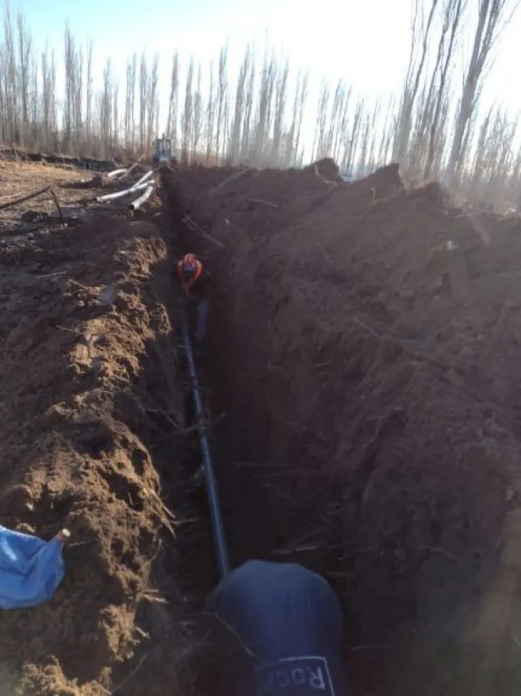 Avanza la obra red de agua potable del loteo Álamos del Río
