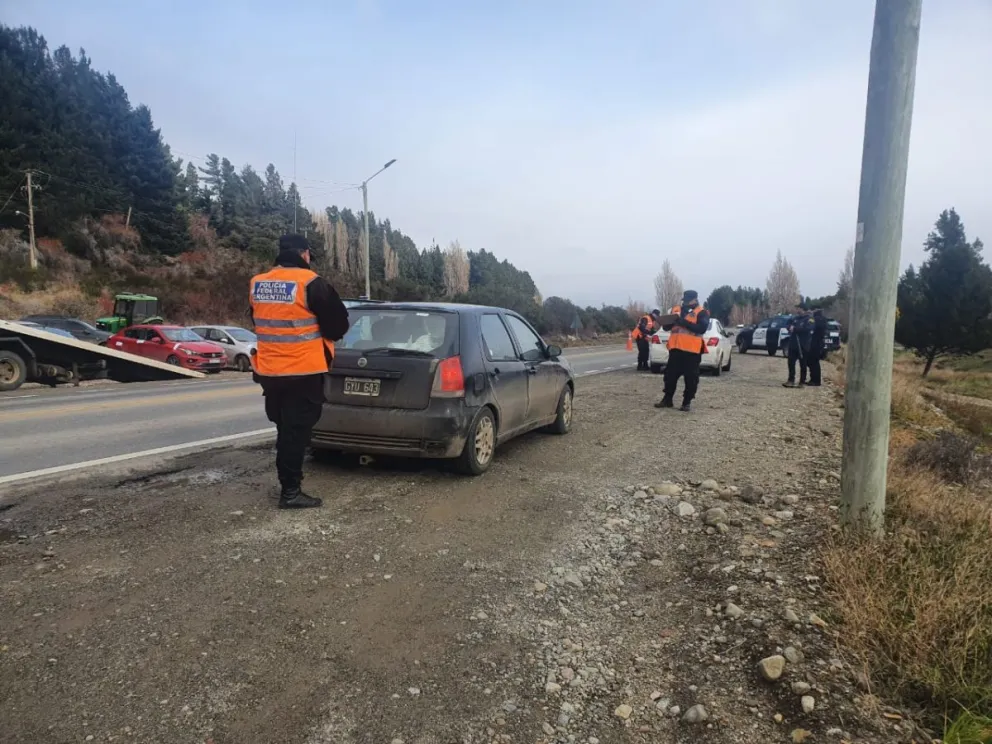 Policía Federal realiza intensos controles vehiculares y de personas