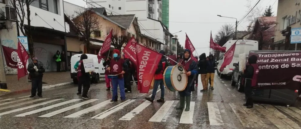 Trabajadores estatales protestaron en toda la provincia