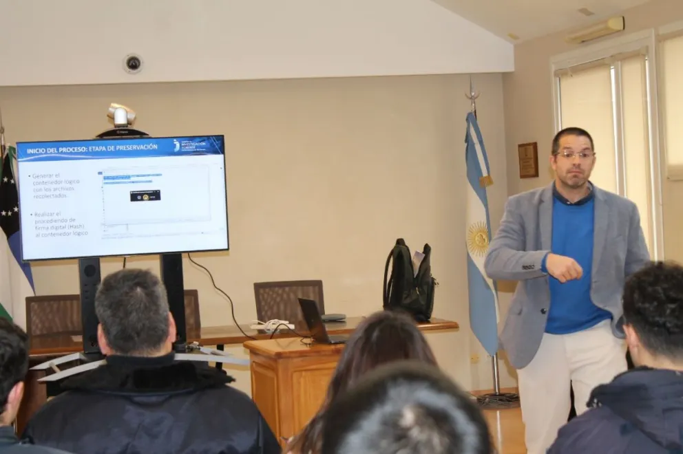 Capacitan a policías y operadores judiciales sobre la obtención de evidencias