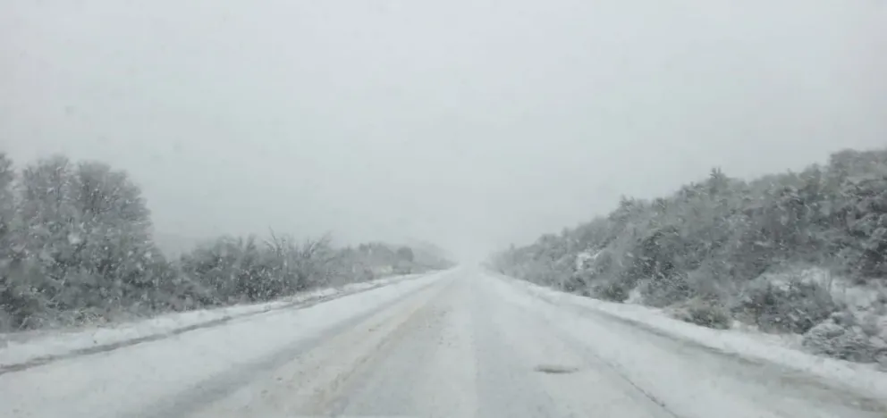 Rutas: continúa la presencia de hielo y nieve, y se mantienen las restricciones