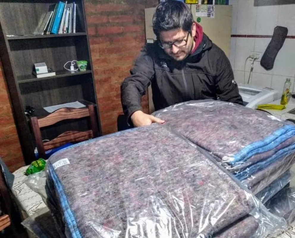 Comenzaron una rifa solidaria para comprar frazadas a personas en situación de calle