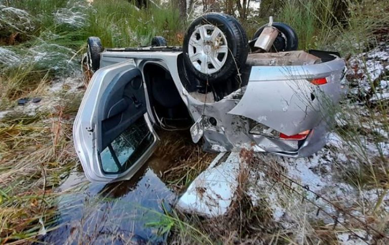 Una familia brasileña volcó cerca de Villa La Angostura