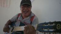 VIDEO. Raúl Prado, su deleite es tocar y cantar en la plazuela de Villa Juárez