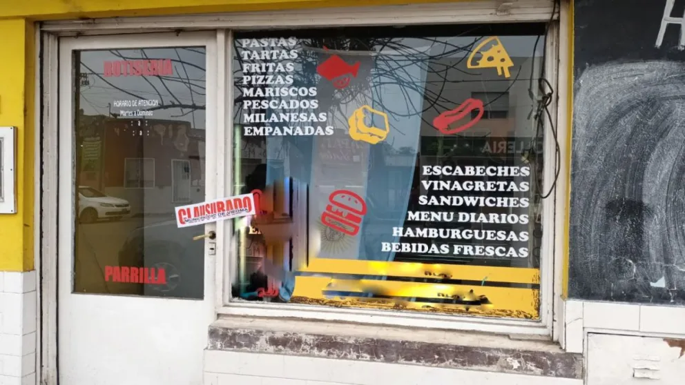 Clausuraron una rotisería,  y de paso engancharon a un repartidor de mercadería que esquivó controles