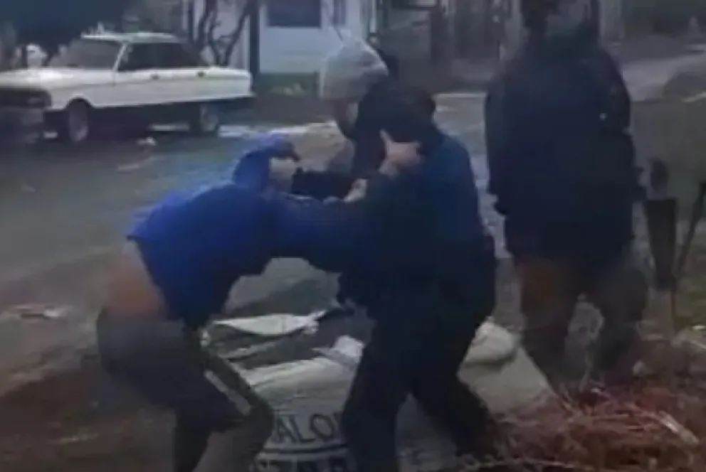 Justicia por mano propia: robó un televisor y lo golpearon hasta que lo devolvió