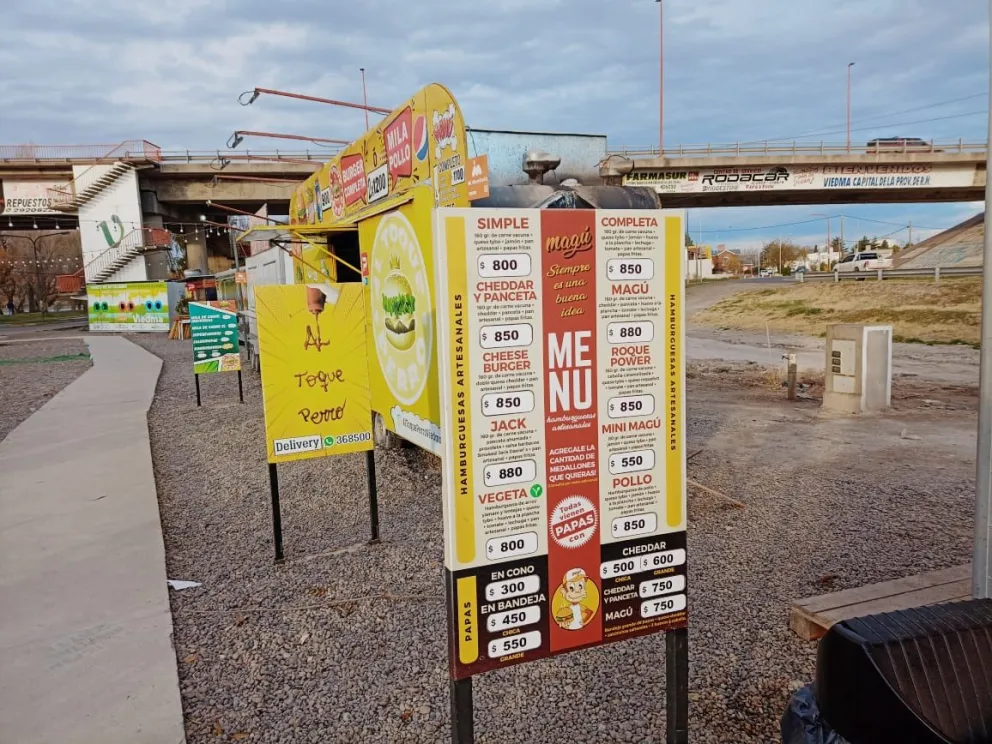 Una economía que abruma: la remarcación de precios llegó a los carritos de la Costanera 