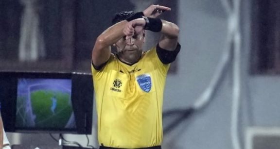 "Para mí es gol": dijo Tobar antes de anular el gol a River a instancias del VAR