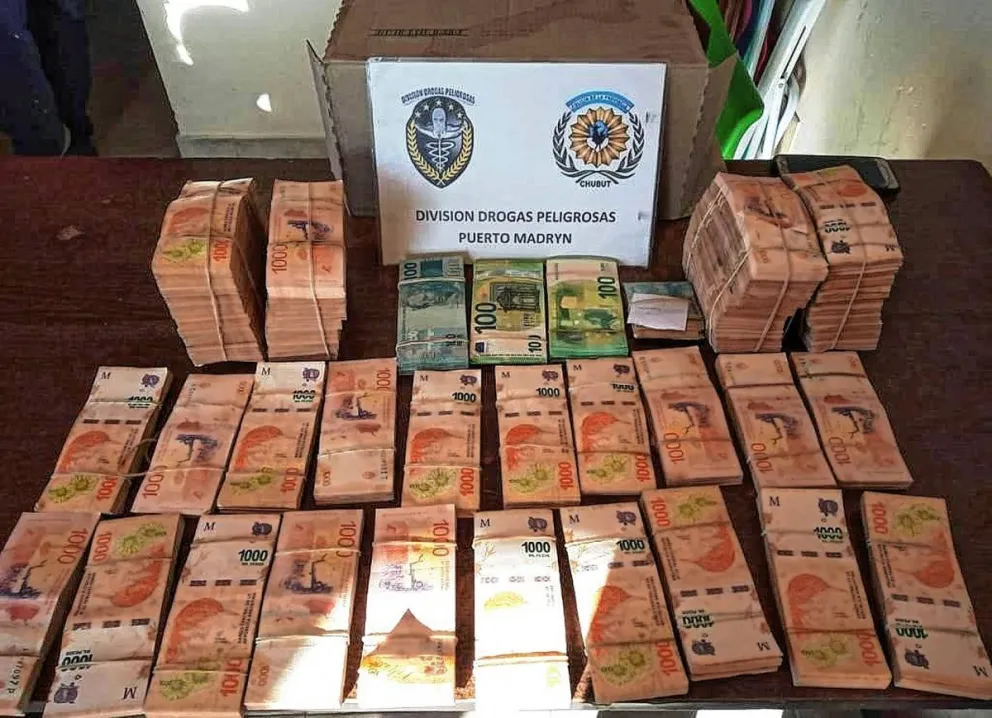La Policía del Chubut secuestró millonaria suma de dinero y estupefacientes en Puerto Lobos