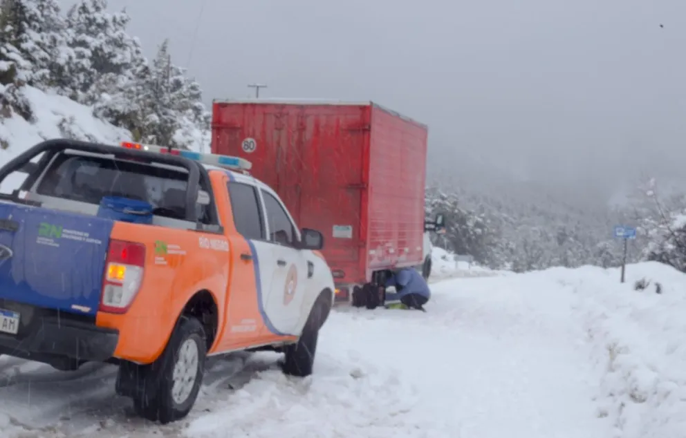Protección Civil de Río Negro asistió a conductores varados en caminos o con otros inconvenientes