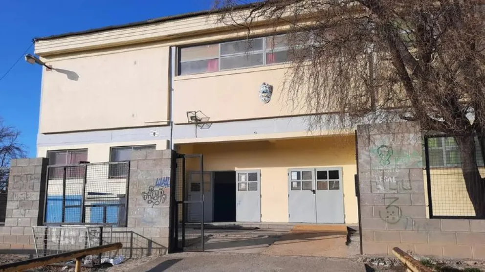 Insólito: un nene de 9 años le robó miles de pesos a sus padres y lo repartió en la escuela