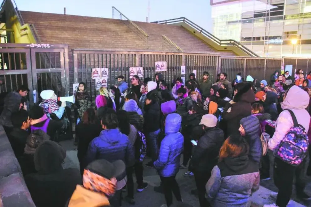 Golpiza de los presos al profesor obligó a trasladarlo a dependencia de la Policía Federal