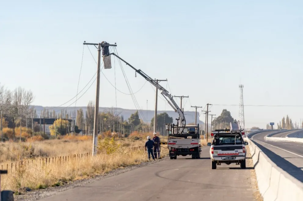 Miles de vecinos siguen sin luz ni agua por el robo de cables en las líneas de media tensión