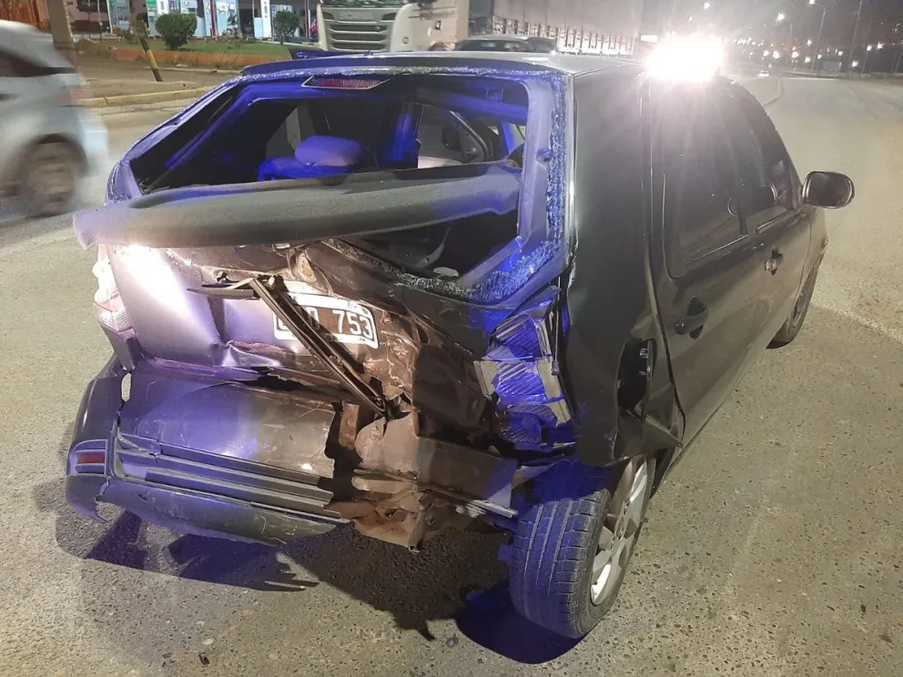 Fuerte choque en avenida Hipólito Yrigoyen 
