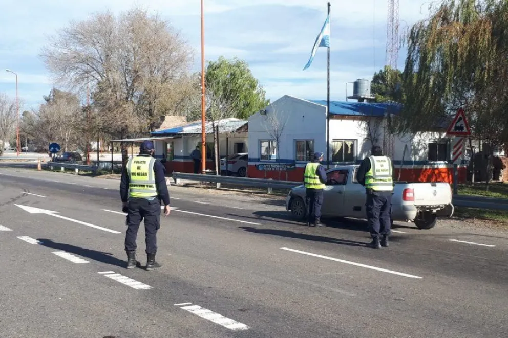 Secuestran 1500 kilogramos de pechuga de pollo que eran trasladados a Roca