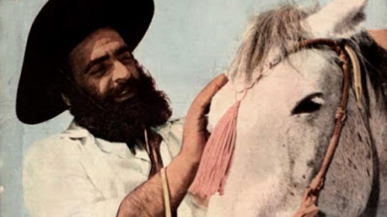 Crítica de "Cafrune",  Julián Giulianelli y el lado b de un cantor popular