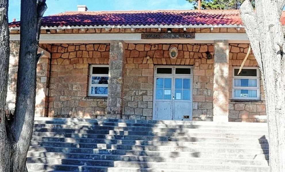 El Gobierno provincial desmintió la explosión de la caldera en la Escuela N° 16 de Camarones