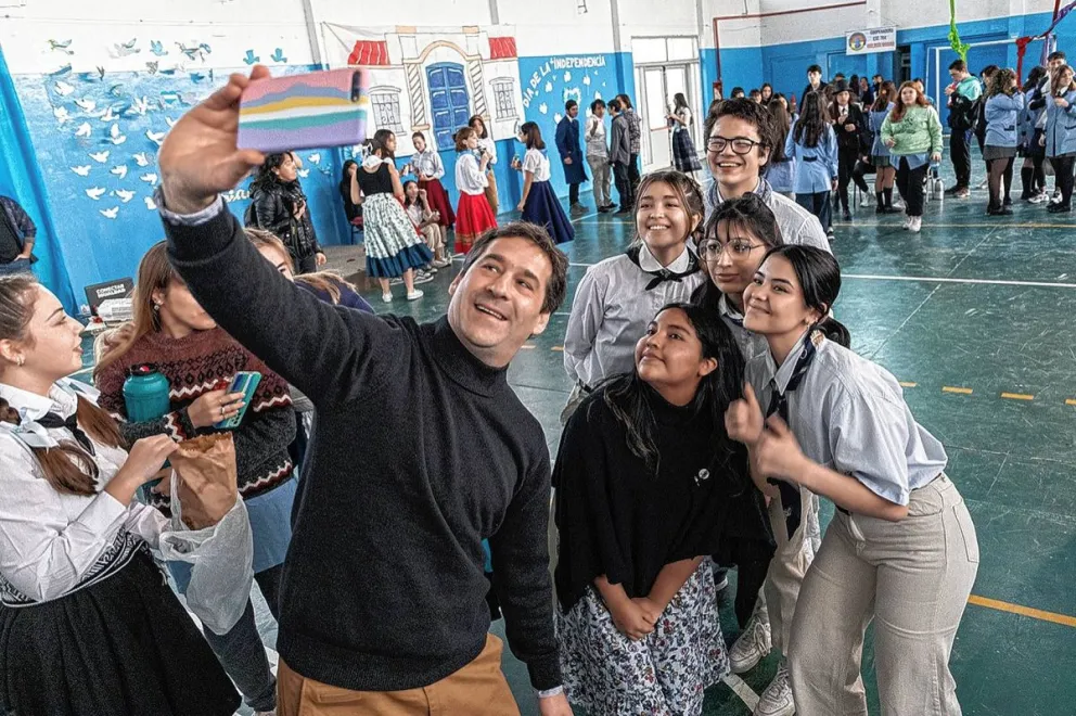 El intendente busca potenciar los proyectos productivos en los colegios