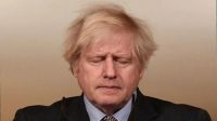 Una cuenta de Twitter del Gobierno británico borró a Boris Johnson de una foto