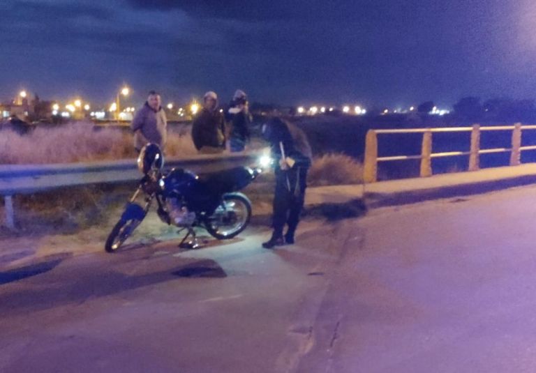 Murió un motociclista tras chocar en un puente en Tres Arroyos | El ...